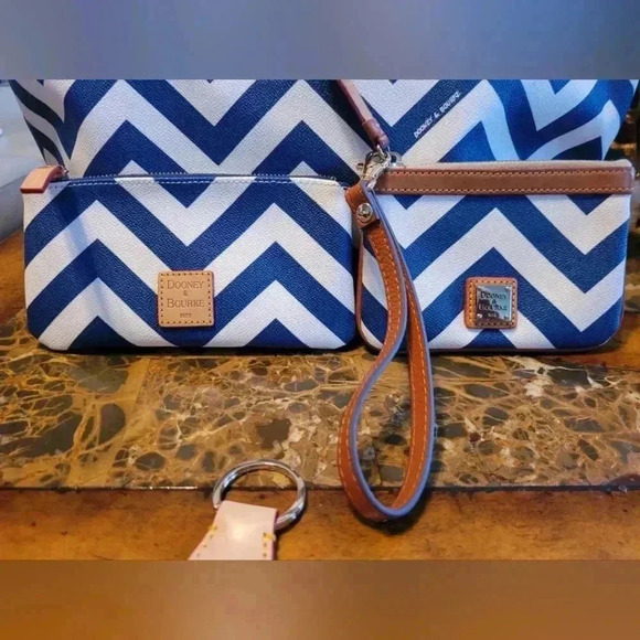 DOONEY & BOURKE SHOULDER BAG - Picture 7 of 14